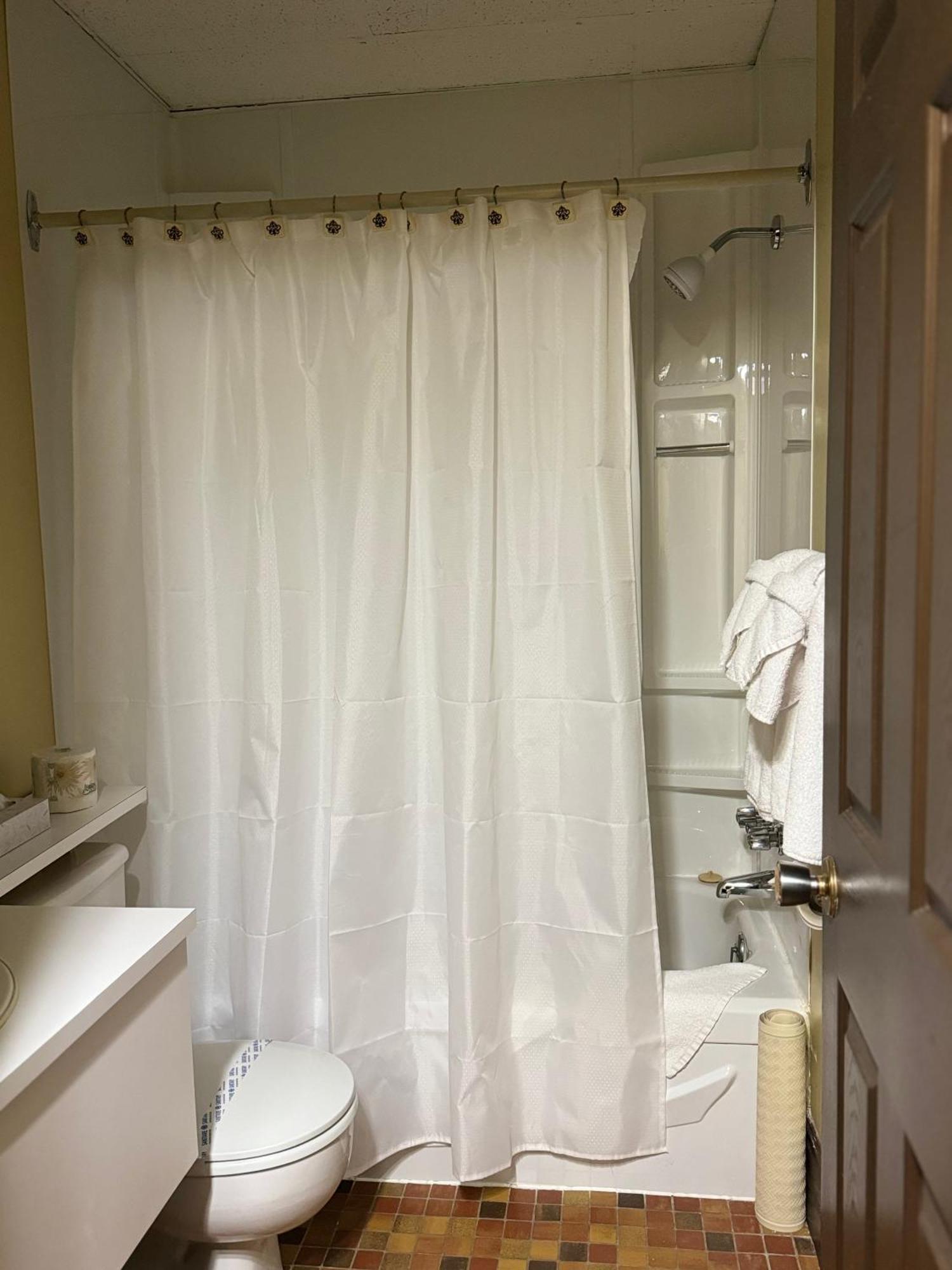 La Porte De La Mauricie Louiseville 外观 照片